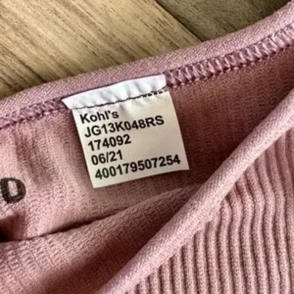 SO Seamless Scoop Neck Ribbed Tank Bodysuit Set of 2 Black & Mauve  Size M - Picture 4 of 14